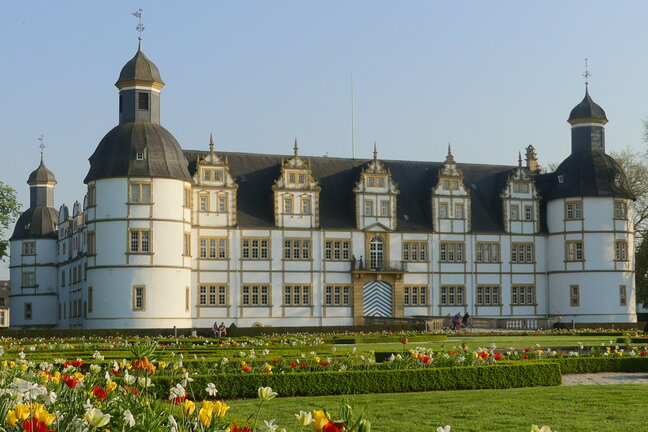 1. Schloss Neuhaus, 1524-26